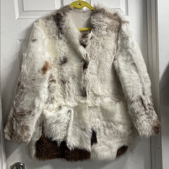 Grizzly Reversible Shearling Jacket - Picture 5 of 7